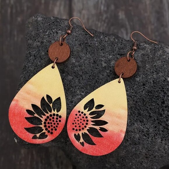 NEW Sunflower Sunset Orange Yellow Dangle Fall Earrings - Picture 2 of 2